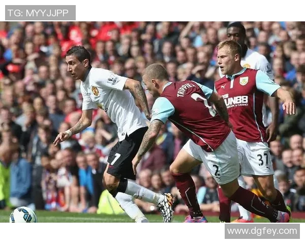 2020年英超曼联与诺维奇的精彩对决回顾与分析 2020年英超曼联与诺维奇的精彩对决回顾与分析